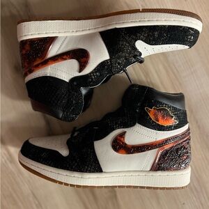 Air Jordan 1 Retro High OG 'Year of the Snake' SIZE 10
